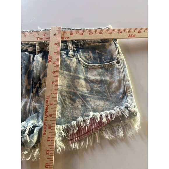 Free People denim blue whitewashed cut-off distressed shorts red stripe 29 - Picture 6 of 10